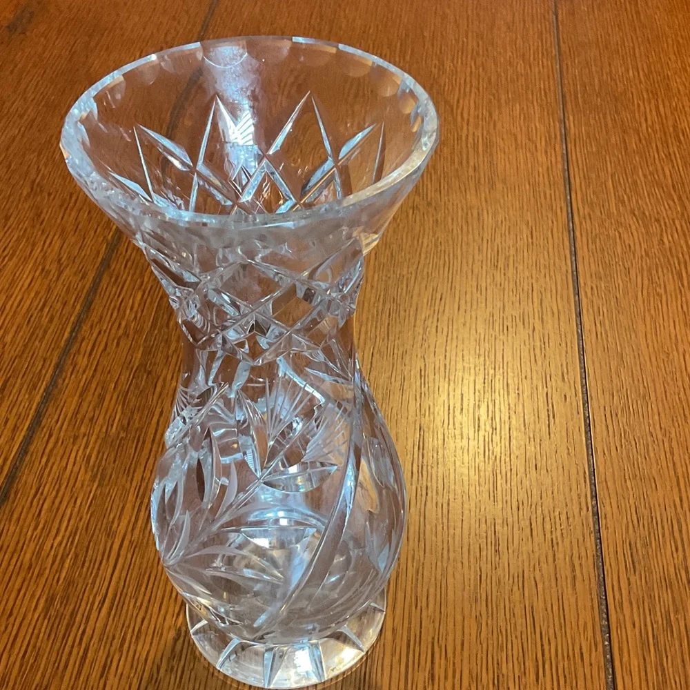 Elegant Crystal Vase